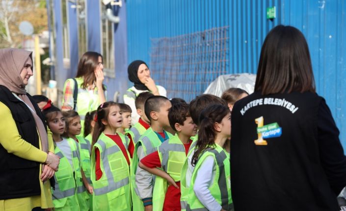 Kartepe’de öğrencilere geri dönüşüm bilinci aşılanıyor