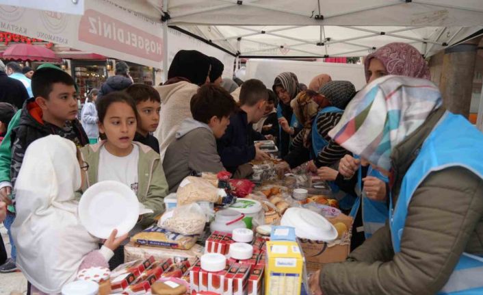 Kastamonu’da Gazze için hayır çarşısı kuruldu