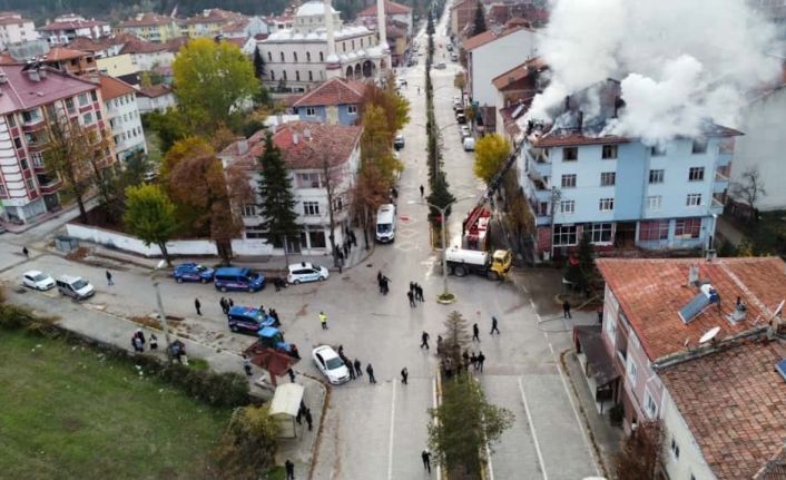 Kastamonu’da korkutan bina yangını