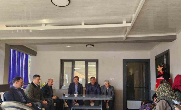 Kaymakamdan şehit polisin ailesine taziye ziyareti