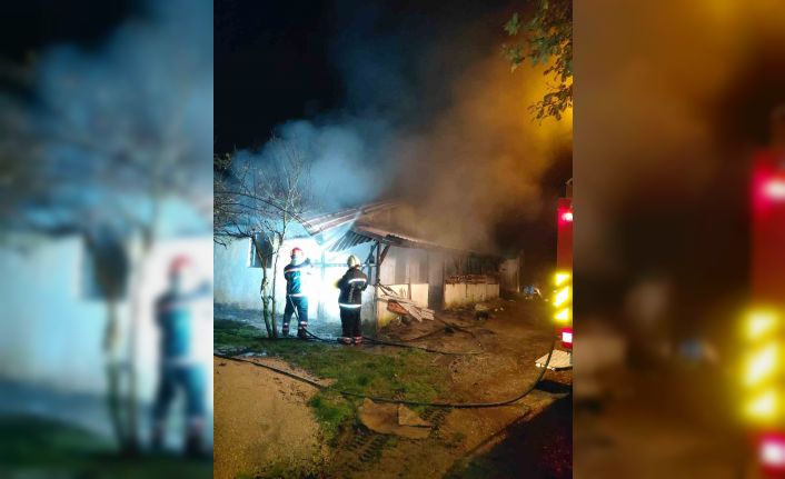 Kaynarca’da ev yangını söndürüldü