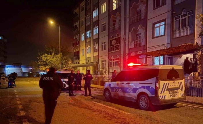 Kayseri’de 4. kattan düşen genç kız ağır yaralandı