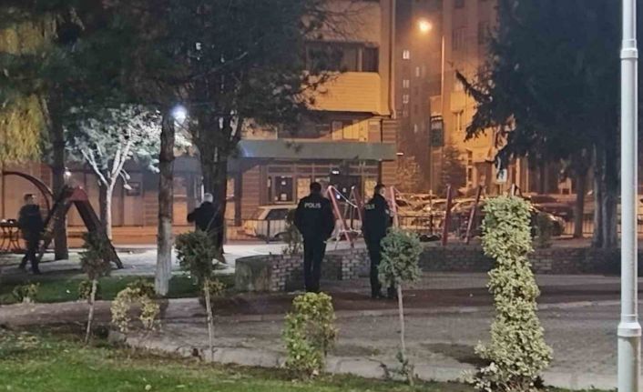 Kayseri’de şüpheli çanta paniği: Fünye ile imha edildi