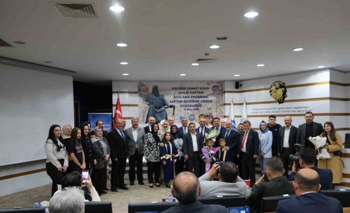 KAYSO’da yılın ahisi kaftanını giydi