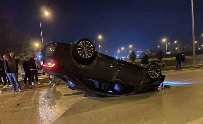 Kaza yapan araç takla attı: 2 yaralı