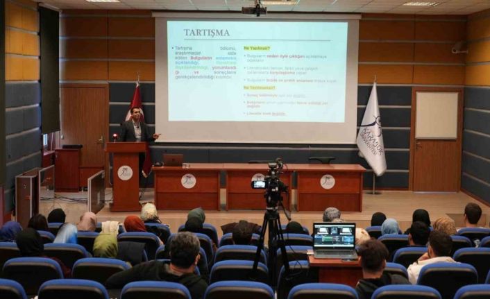 KBÜ’de Tez Yazım Seminer Dizisi devam ediyor