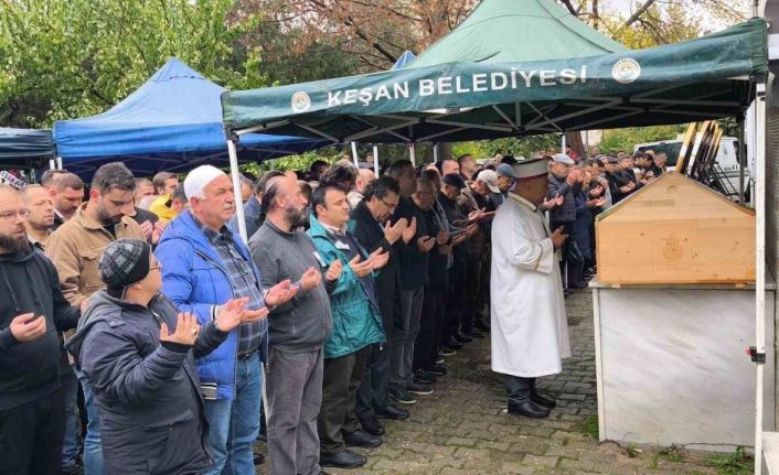 Keşan’da evinde ölü bulunan iş adamı toprağa verildi