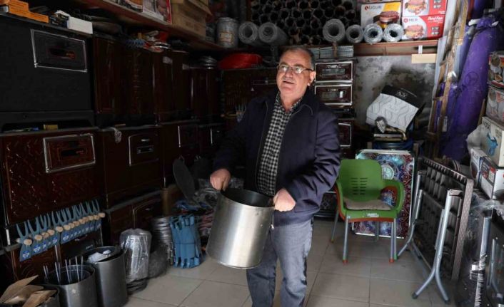 Kırşehir Uzun Çarşı’da soba satışları arttı