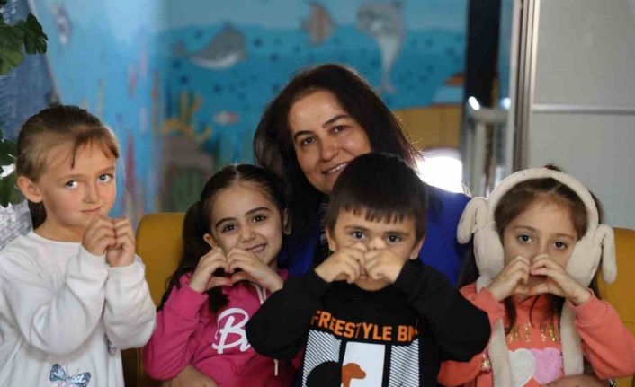 Kırşehir’de yılın öğretmeni seçilen Gülsen Arıcı Güvenç: "Eğitim anaokulunda başlar"