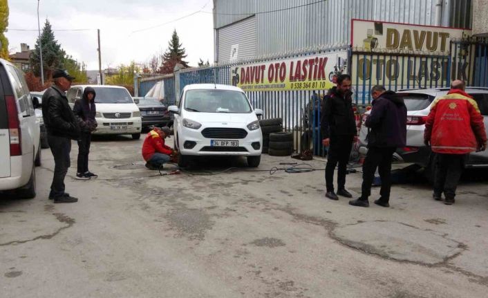 Kış lastiği uygulaması başladı: Lastikçilerde yoğunluk arttı