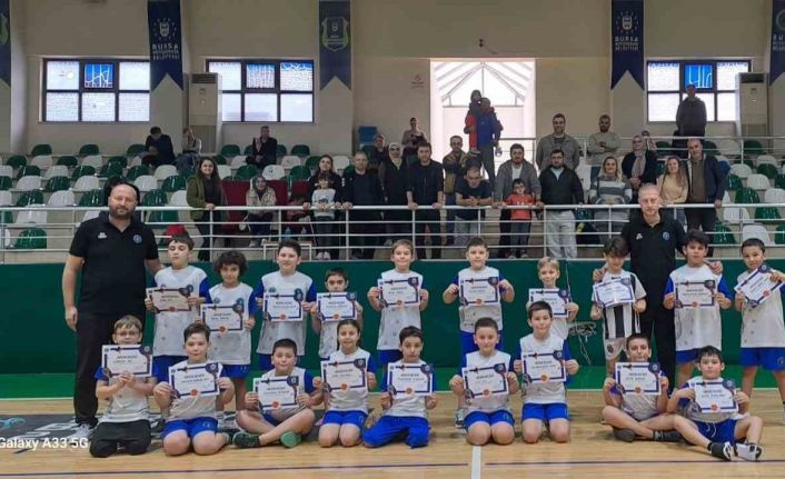 Kış spor okullarında sertifika heyecanı