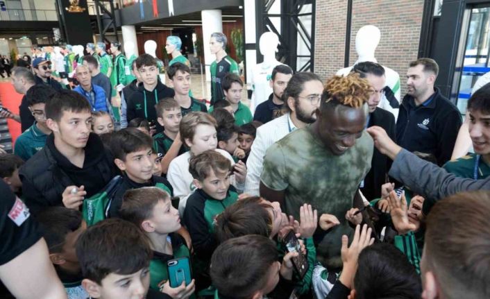 Kocaelispor’un yıldızı Dan Agyei’ye sevgi seli