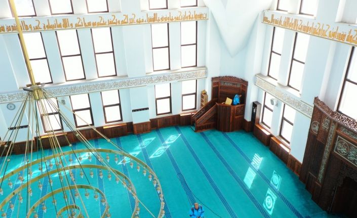 Kocasinan’da camilerde temizlik seferberliği