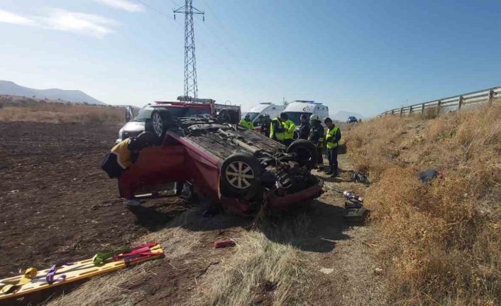 Konya’da otomobil şarampole yuvarlandı: 1 ölü, 2 yaralı