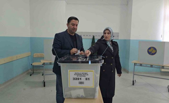 Kosova’nın tek Türk belediyesi Mamuşa’da Abdülhadi Krasniç yeniden seçimi kazandı