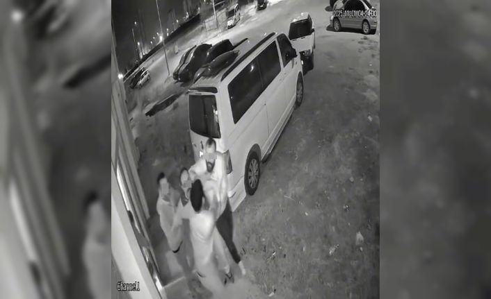 Kukla sanatçısı boşanma aşamasındaki eşi ve ailesi tarafından darbedildi