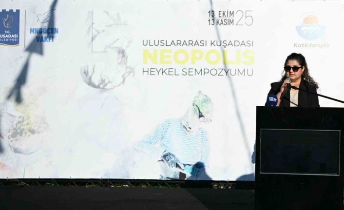 Kuşadası’nda mermer bloklar adalet temasıyla yontuldu