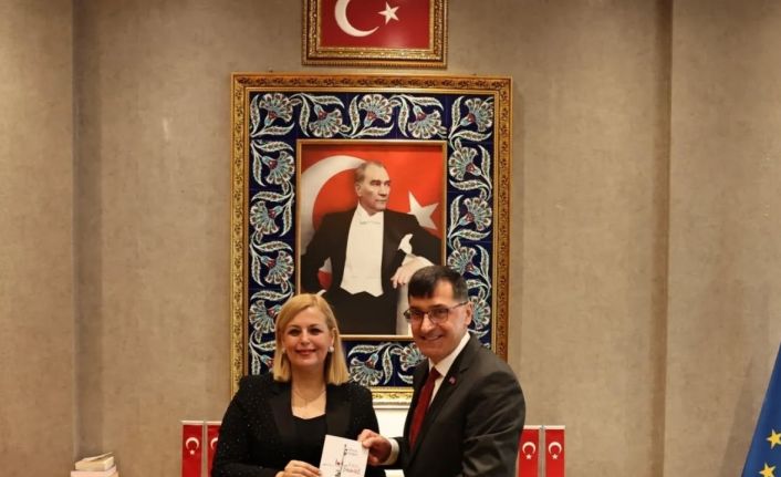 Kütahya Belediye Başkanı Kahveci: "Şehrimizin kültürel birikimine katkı sunan her çalışmanın yanındayız"