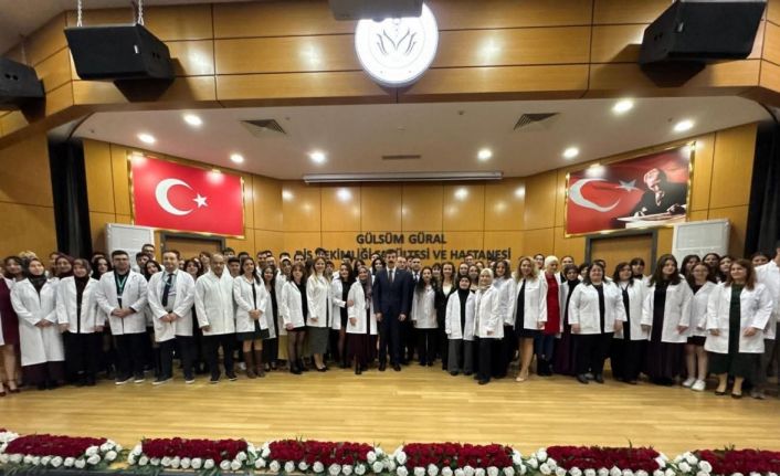 Kütahya’da diş hekimi adayları beyaz önlüklerini giydi