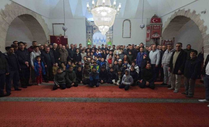 Kütahya’da "Gençler Camide, Alınlar Secdede" buluşması yoğun katılımla gerçekleşti