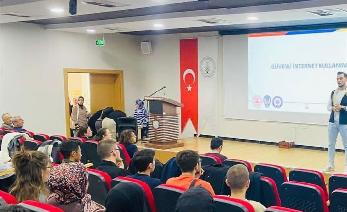 Kütahya’da öğrencilere siber güvenlik ve bilinçli internet kullanımı semineri