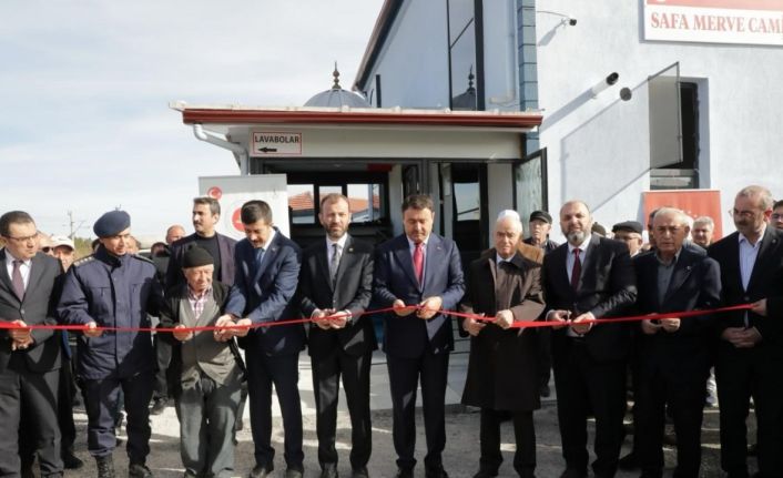 Kütahya’da yapımı tamamlanan Sefa Merve Camii ibadete açıldı