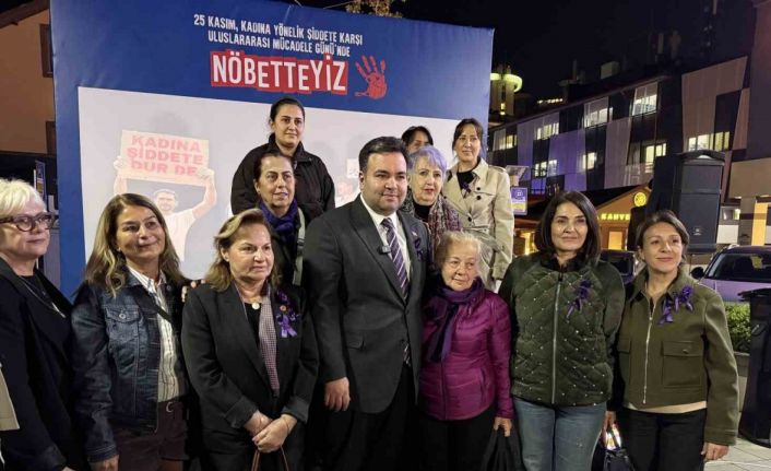 Levent Meydanı’nda 25 Kasım Kadına şiddete karşı nöbet etkinliği