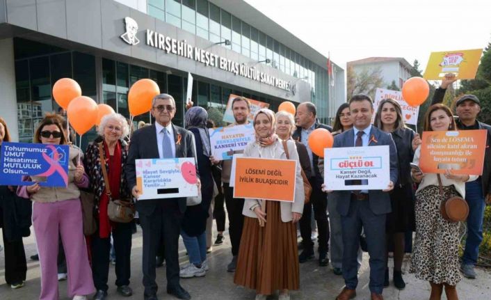 Lösemili çocuklar için gökyüzüne balon bırakıldı