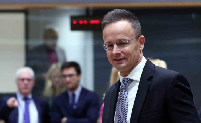 Macaristan Dışişleri Bakanı Szijjarto: "AB, Ukrayna’ya yapılan ödemeleri derhal durdurmalı"