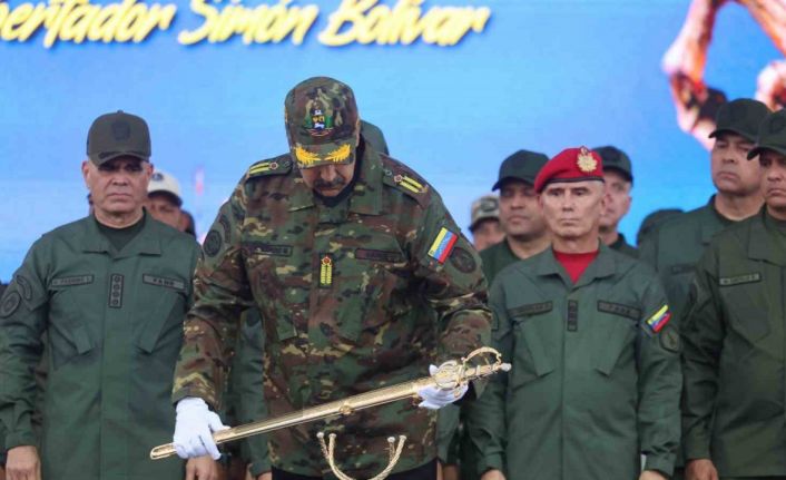 Maduro’dan kılıçlı rest: "Gerekirse ülkemiz uğruna canımızı feda ederiz"