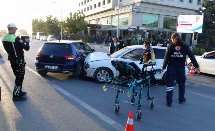 Malatya iki otomobil çarpıştı: 1 yaralı