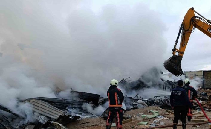 Malatya’da inşaat işçilerinin kaldığı şantiyede yangın