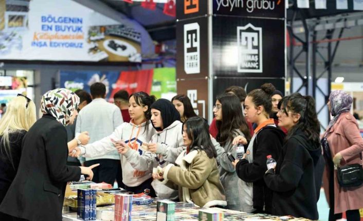 Malatya’da kitap fuarına 7’den 70’e yoğun katılım