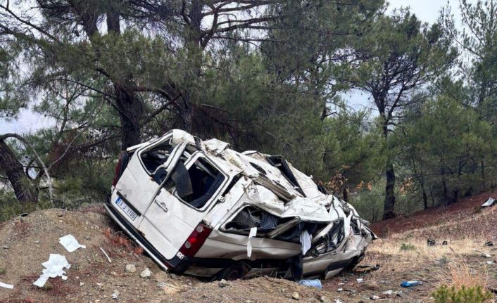 Malatya’da minibüs şarampole devrildi: 1 yaralı