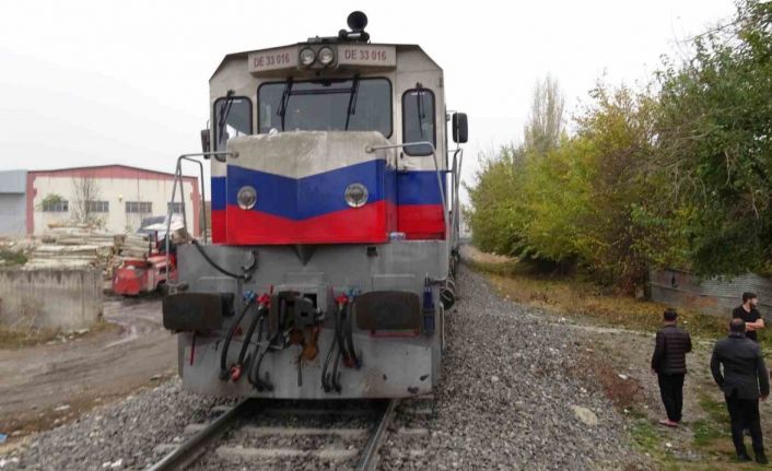 Malatya’da raylara düşen kişi trenin çarpması sonucu yaralandı