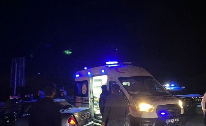 Malatya’da tır otomobille çarpıştı: 2 yaralı