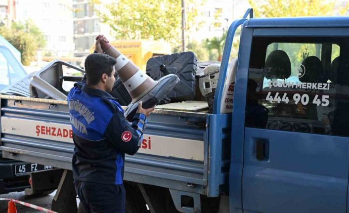 Manisa’da kaldırımlar vatandaşa geri veriliyor