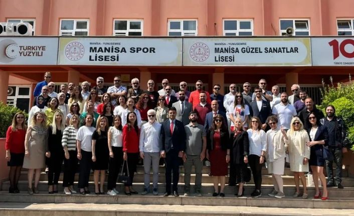 Manisa’da Öğretmenler Günü’nde öğretmenler sahneye çıkacak