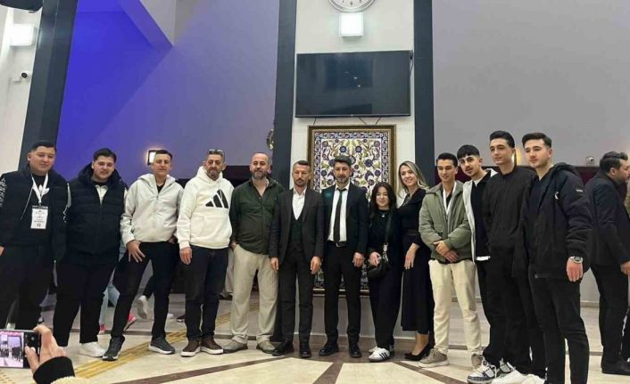 Manisalı kuaförler Uşak’tan 3 kupa ile döndü