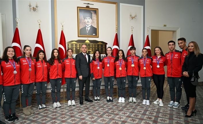 Manisa’nın altın çocukları Avrupa’dan zaferle döndü