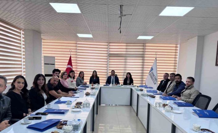 Mardin’de denetimli serbestlik yükümlüleri ünlü oyuncularla buluştu