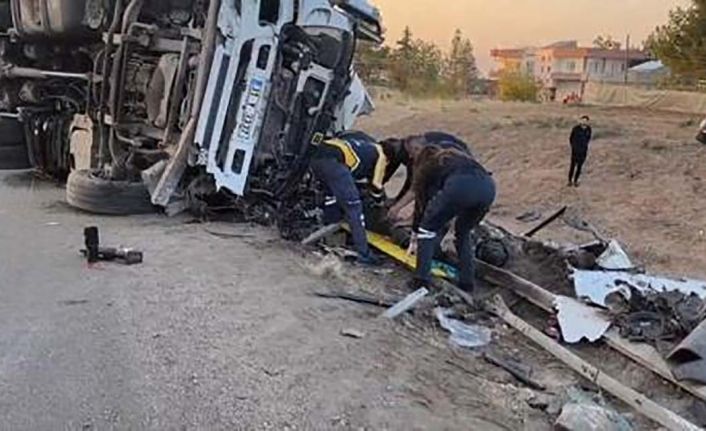 Mardin’de kahreden kaza: İlk kazaya yardıma giderken araç çarptı