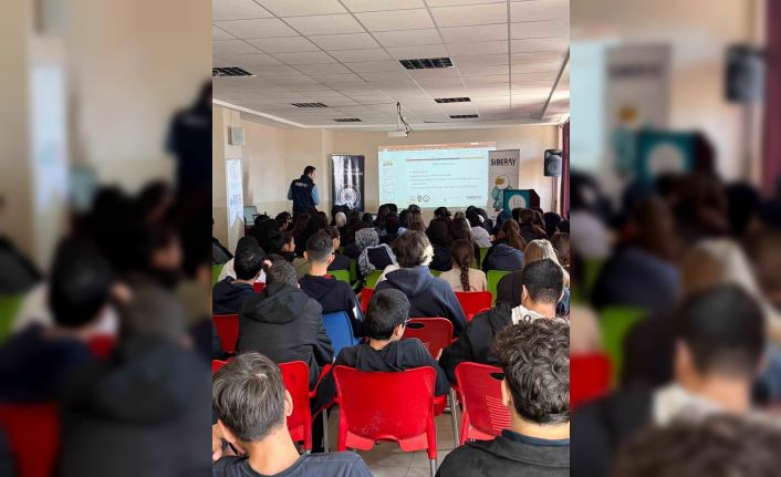 Mardin’de öğrenciler siberay projesi kapsamında bilgilendirildi