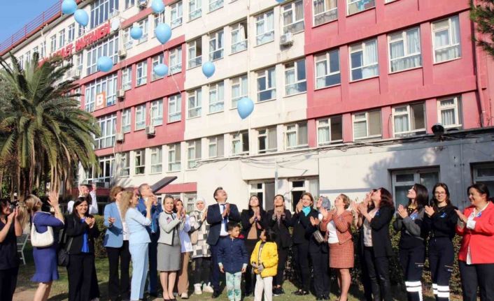 Mavi balonlar diyabete farkındalık için gökyüzüne bırakıldı