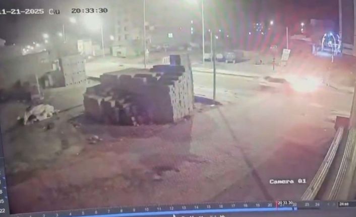 Mazıdağı’nda iki otomobil çarpıştı: 3 yaralı