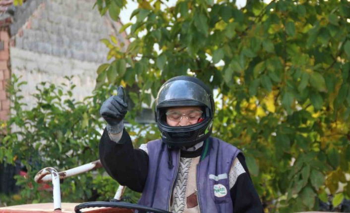 Mehmet Amca yeni yönetmeliğe göre hazırlanıp tarlasını sürdü