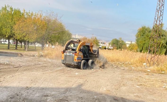 Melikgazi’nin temizlik ordusu mahalleleri pırıl pırıl yapıyor
