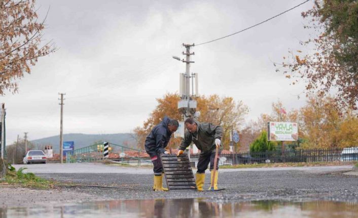 Menteşe Belediyesi kuvvetli yağış uyarısı öncesi hazırlıklarını yaptı
