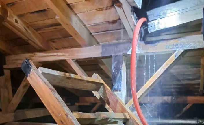 Menteşe TOKİ’de çatı yangını korkuttu