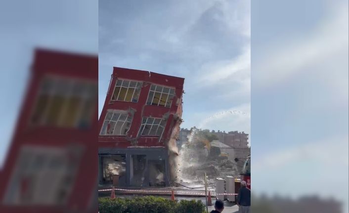 Mersin’de 2 katlı bina titreşimle yıkıldı